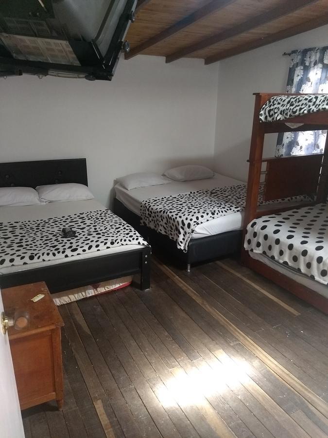 Hostel El Encanto Guatapé Екстериор снимка